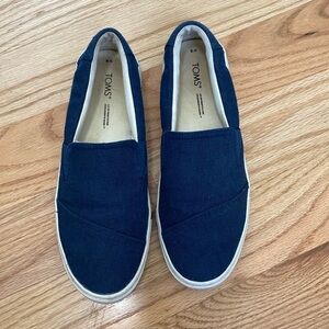 TOMS Navy Canvas Slip-on Sneakers Flats Women’s 8 casual Beach Nautical